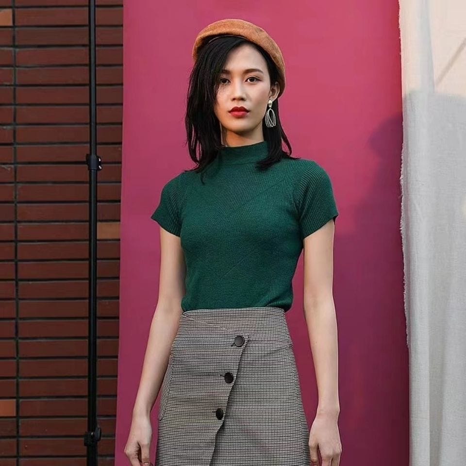 Women Turtle neck short sleeves knitted Blouse/Top
